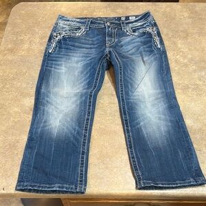 Women's miss me denim capris size 29 inseam measures about 22”